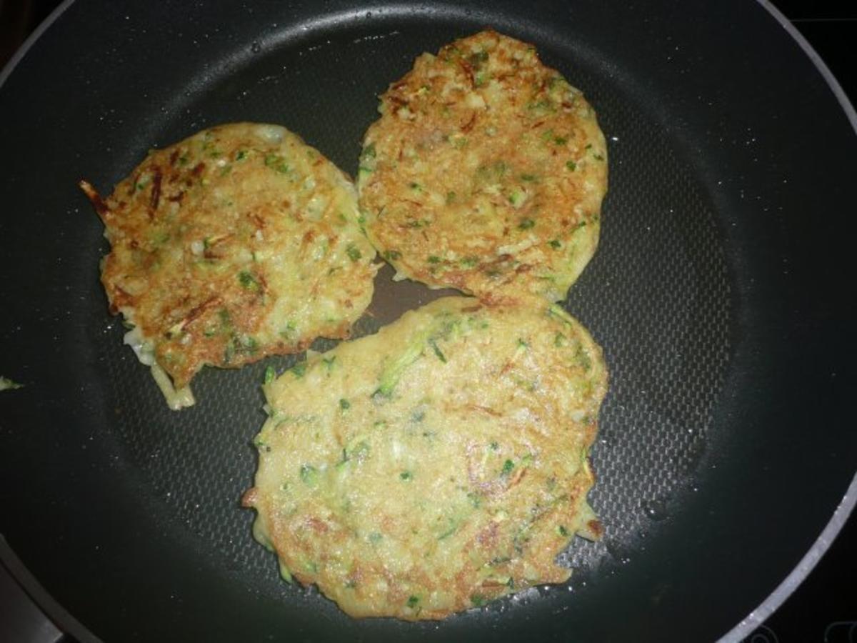 Zucchini-Kartoffelpuffer - Rezept mit Bild - kochbar.de