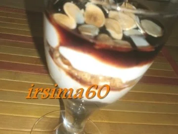 Rezept: Amaretto Joghurt Dessert mit Amarena Kirschen Amaretto Joghurt Dessert mit Amarena Kirschen - Rezept