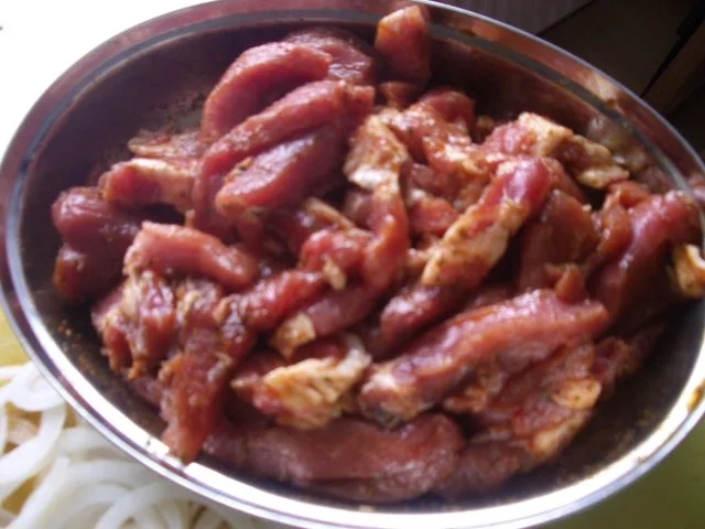 Rezept: Gyros mit Tomatenreis und Spitzkohlsalat Bild Nr. 3 Gyros mit Tomatenreis und Spitzkohlsalat - Rezept - Bild Nr. 3