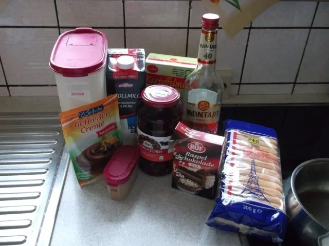 Rezept: Weiß wie Schnee,rot wie Blut,braun wie Schokolade :))) Bild Nr. 2 Weiß wie Schnee,rot wie Blut,braun wie Schokolade :))) - Rezept - Bild Nr. 2