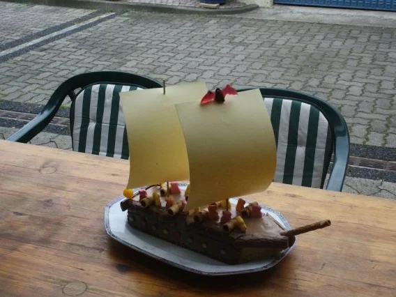 Rezept: Roggenbrot-Sahnetorte Roggenbrot-Sahnetorte - Rezept