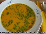 Butternutkürbis-Karotten Süppchen mit feiner Meerrettichnote - Rezept