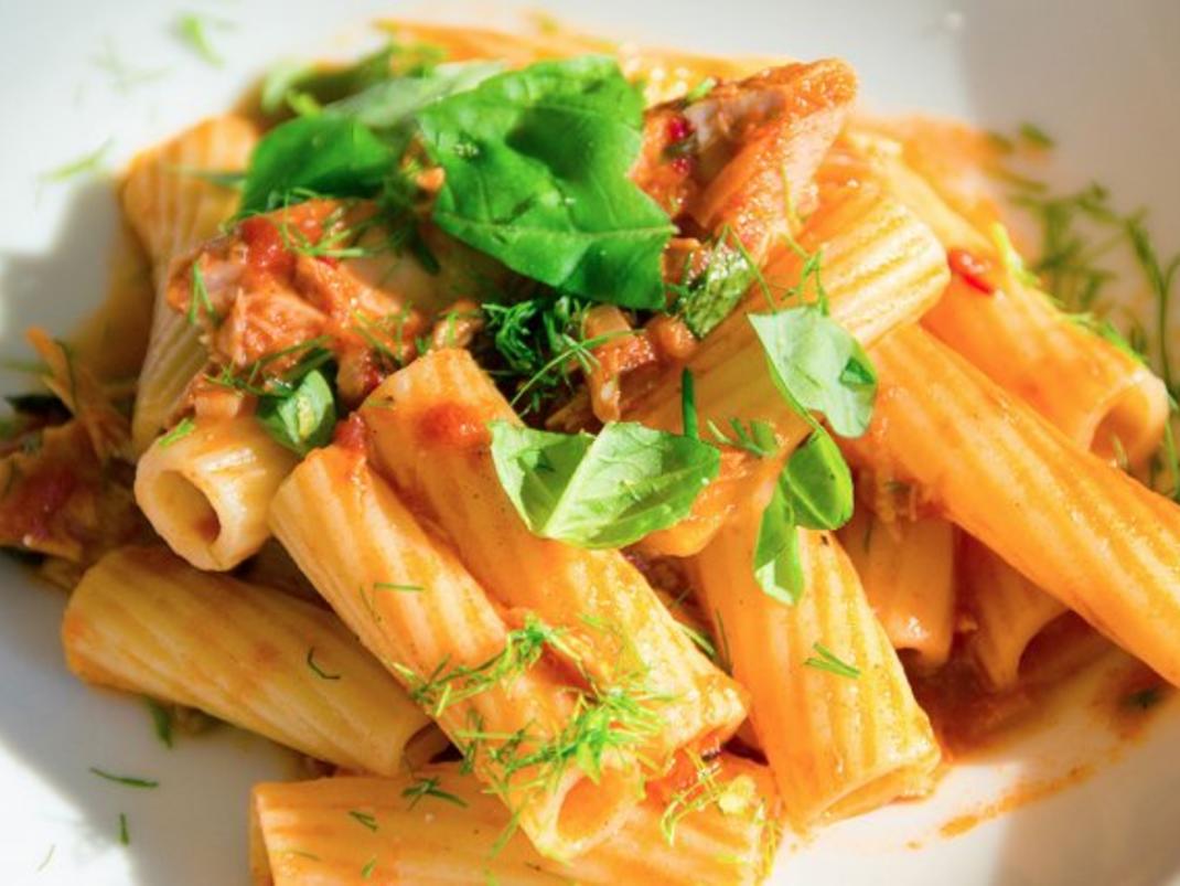 Pasta mit Thunfisch, Chili und Zimt - einfach - 166 kcal/100g