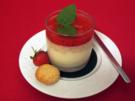 Weiße Schokoladenmousse mit Erdbeer-Püree und rotem Pfeffer - Rezept