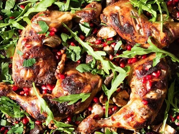 Hähnchen-Schenkel mit Granatapfel, Walnüssen, Aubergine - Rezept - Bild Nr. 4