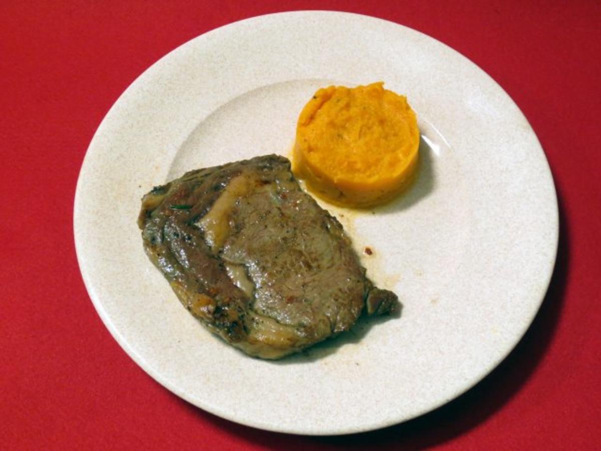 American Beef Ribeye Steak mit Süßkartoffelpüree - Rezept Eingereicht
von Das perfekte Dinner