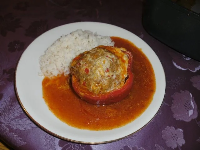 Sabine´s pikant gefüllte Paprika - Rezept