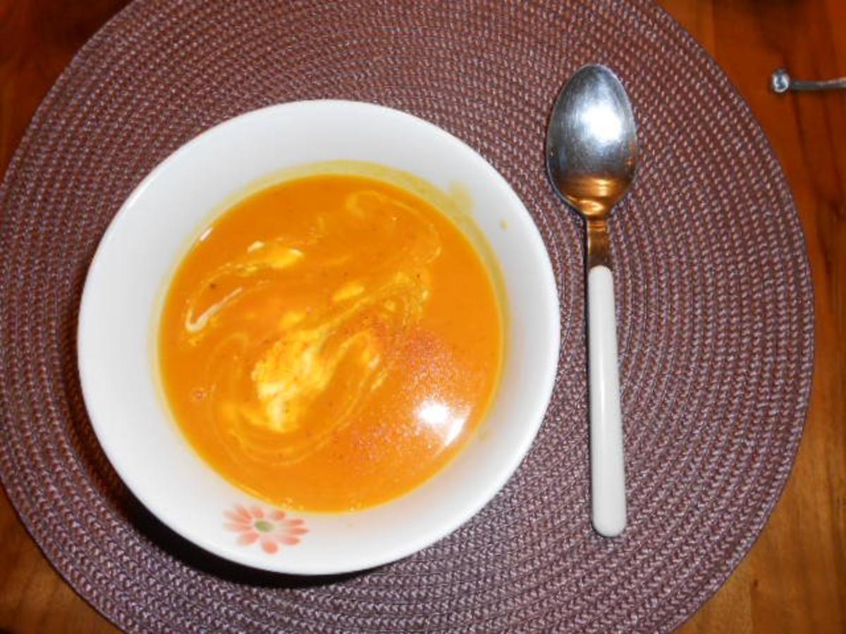 Kürbissuppe Hokkaido mit Orangensaft - Rezept mit Bild - kochbar.de