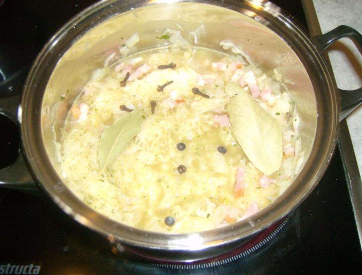 Zwiebel Speck Sauerkraut mit Leberwurst und Salzkartoffeln - Rezept - Bild Nr. 6
