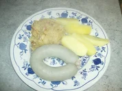 Zwiebel Speck Sauerkraut mit Leberwurst und Salzkartoffeln - Rezept