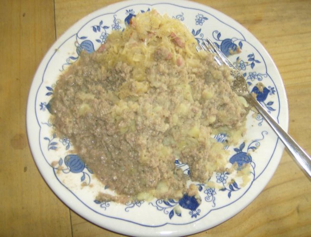 Zwiebel Speck Sauerkraut mit Leberwurst und Salzkartoffeln - Rezept - Bild Nr. 2