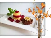 Buntes Kartoffeltürmchen mit Frikadellen und essbarem Dekor - Rezept