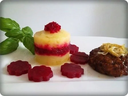 Buntes Kartoffeltürmchen mit Frikadellen und essbarem Dekor - Rezept - Bild Nr. 13