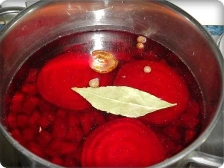 Buntes Kartoffeltürmchen mit Frikadellen und essbarem Dekor - Rezept - Bild Nr. 5