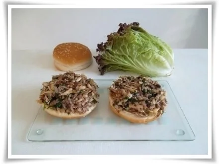 Rezept: Hausgemachter Hamburger - Vegetarisch mit Lollo rosso Salat Bild Nr. 17 Hausgemachter Hamburger - Vegetarisch mit Lollo rosso Salat - Rezept - Bild Nr. 17