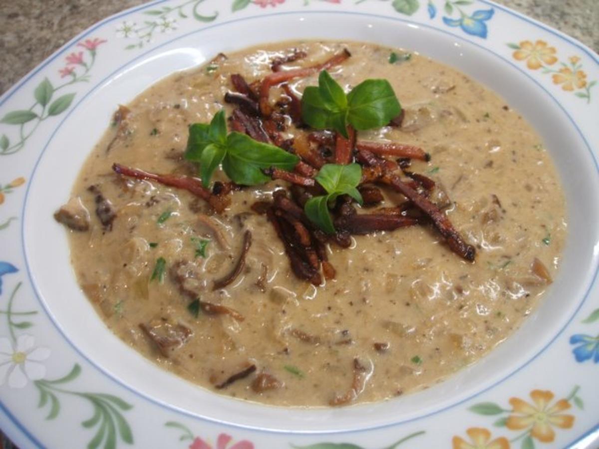 Suppen: Pilzsüppchen mit getrockneten Maronenröhrlingen - Rezept