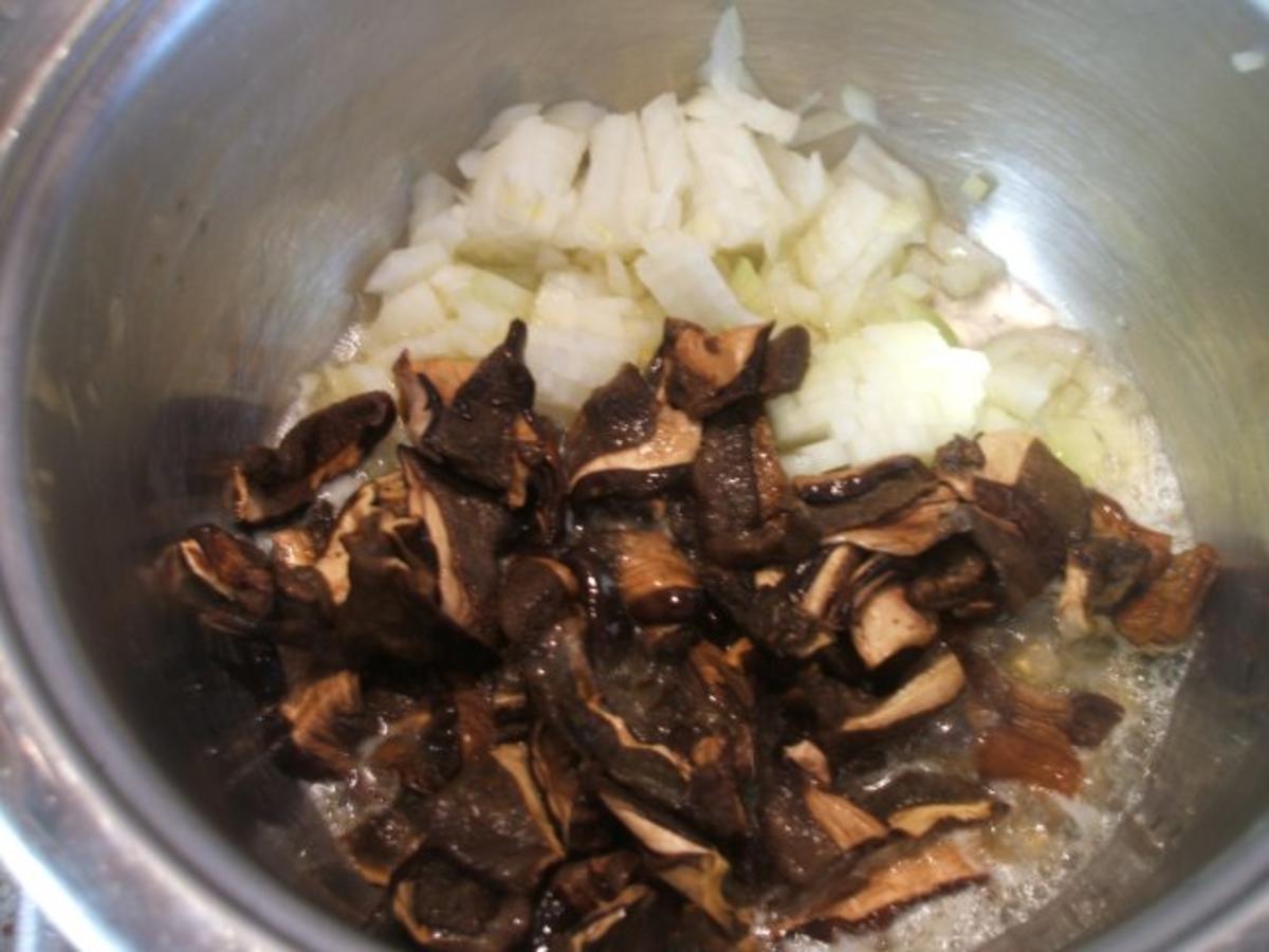 Suppen: Pilzsüppchen mit getrockneten Maronenröhrlingen - Rezept - Bild Nr. 4