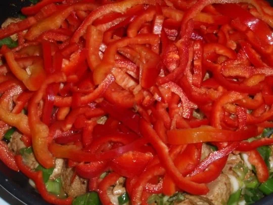 Filet-Gulasch mit bunten Nudeln - Rezept - Bild Nr. 5