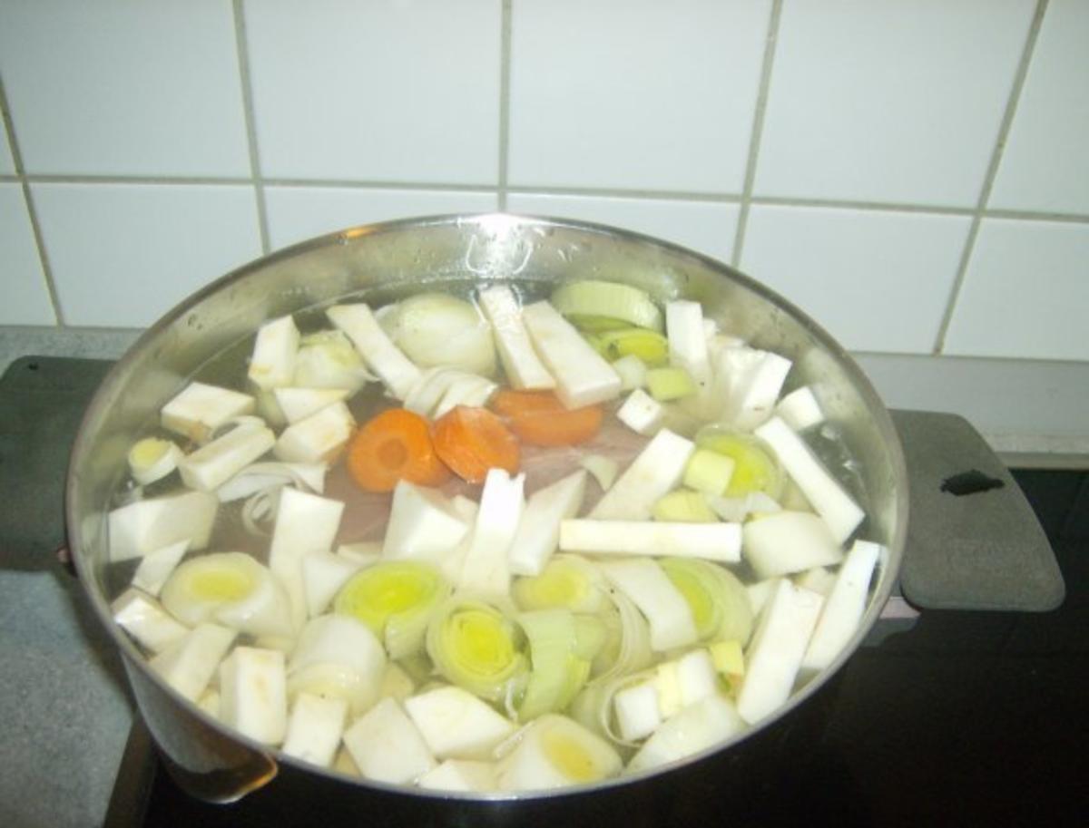 Suppenfleisch mit Rahmwirsing und Petersilienkartoffeln - Rezept - Bild Nr. 3