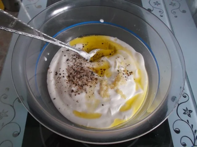 Rezept: Keftedes mit Kartoffelchips und Tsatsiki Bild Nr. 3 Keftedes mit Kartoffelchips und Tsatsiki - Rezept - Bild Nr. 3