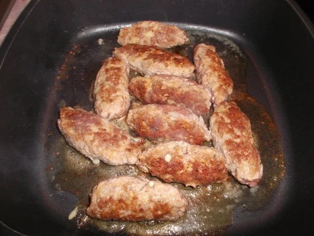 Rezept: Keftedes mit Kartoffelchips und Tsatsiki Bild Nr. 10 Keftedes mit Kartoffelchips und Tsatsiki - Rezept - Bild Nr. 10