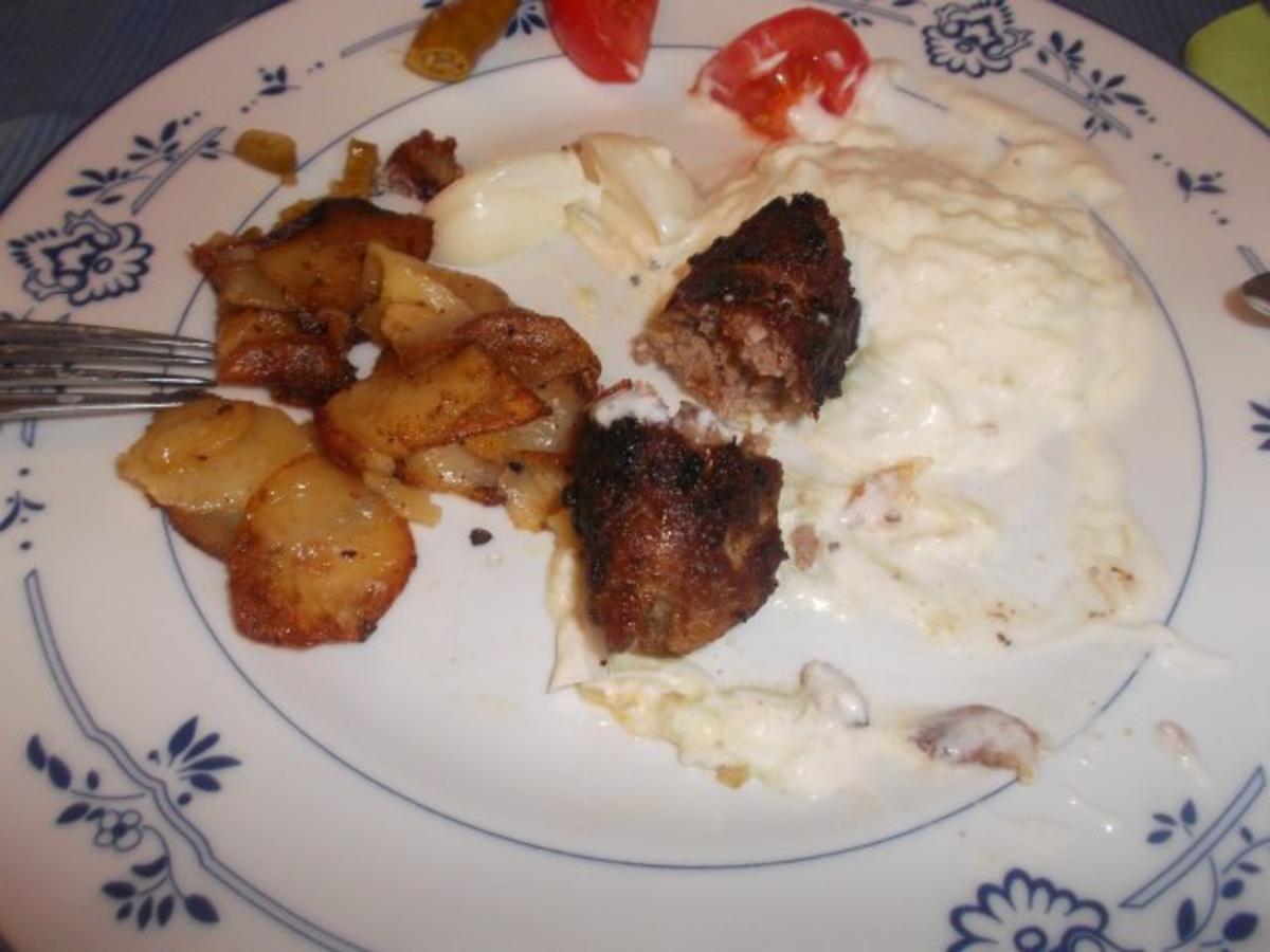 Keftedes mit Kartoffelchips und Tsatsiki - Rezept - Bild Nr. 11