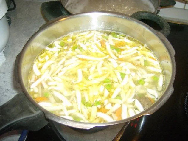 Rezept: kräftige Rindfleischbrühe mit Graupen und Gemüse Bild Nr. 4 kräftige Rindfleischbrühe mit Graupen und Gemüse - Rezept - Bild Nr. 4