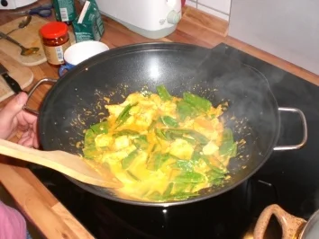 Hähnchencurry mit Zuckerschoten - Rezept