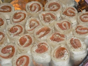 Rezept: Wraps mit Lachs und Frischkäsefüllung Wraps mit Lachs und Frischkäsefüllung - Rezept