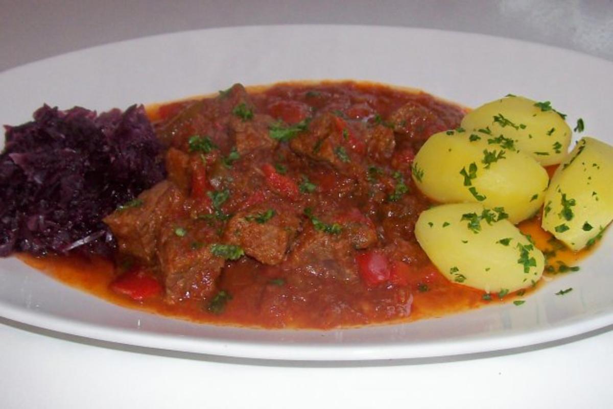 Aromatisches Zwiebel-Paprika-Gulasch - Rezept - Bild Nr. 10