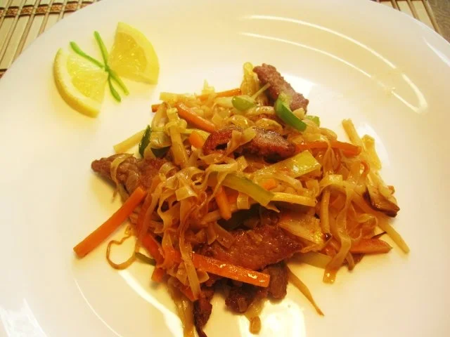 Schweinefleisch mit Nudeln und Gemüsen aus dem Wok - Rezept - Bild Nr. 11