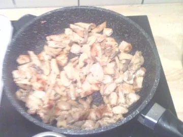 Sahnegeschnetzeltes mit Champions und Nudeln - Rezept - Bild Nr. 3