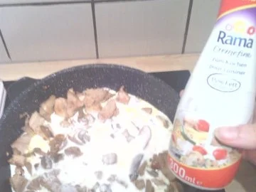 Sahnegeschnetzeltes mit Champions und Nudeln - Rezept - Bild Nr. 4