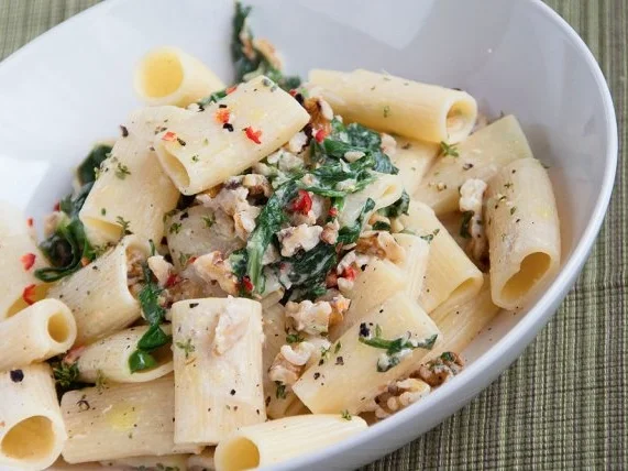 Rezept: Pasta mit Spinat, Walnüssen und Chili Bild Nr. 2 Pasta mit Spinat, Walnüssen und Chili - Rezept - Bild Nr. 2