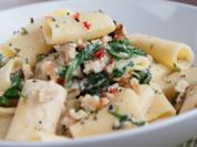 Pasta mit Spinat, Walnüssen und Chili - Rezept