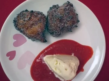 Rezept: Kräbbelkes auf Fruchtspiegel mit Eis Kräbbelkes auf Fruchtspiegel mit Eis - Rezept