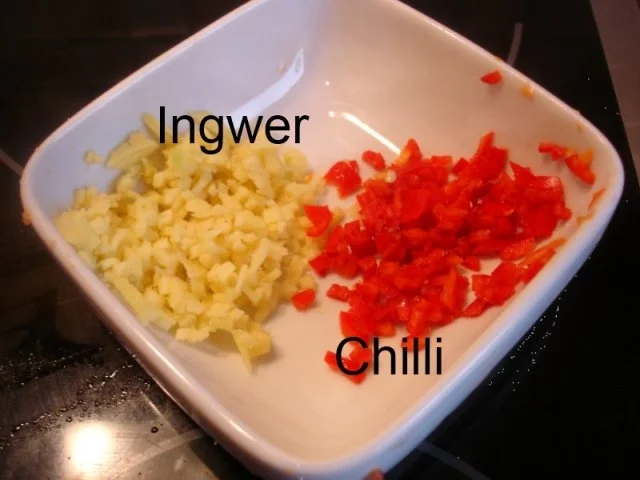 Asiatische Reis-Fleischbällchen mit Möhrenblüten à la Papa - Rezept - Bild Nr. 7