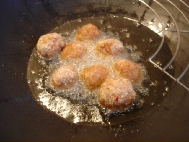 Asiatische Reis-Fleischbällchen mit Möhrenblüten à la Papa - Rezept - Bild Nr. 12
