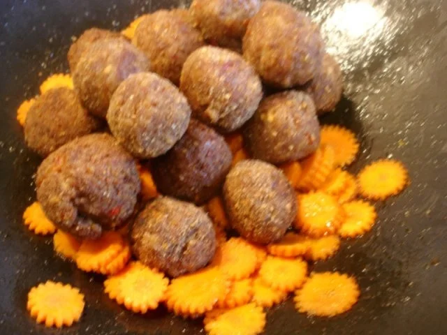 Asiatische Reis-Fleischbällchen mit Möhrenblüten à la Papa - Rezept - Bild Nr. 16