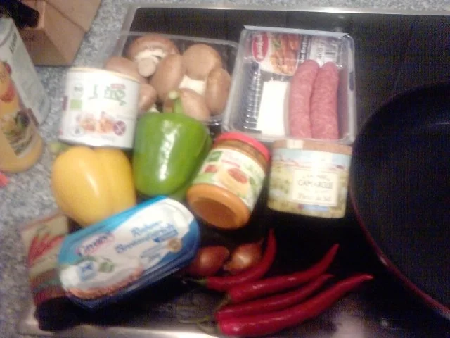 SCHARFE WOOORSCHT - PFANNE - oder -  Bratwurst ganz anders aber lecker und spicy - Rezept - Bild Nr. 2