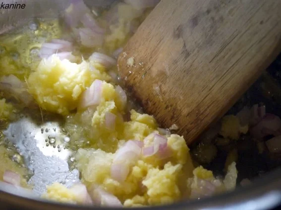 Tagliatelle in Kürbissugo mit buntem Sesamhuhn - Rezept - Bild Nr. 5