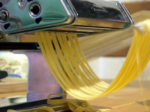 Tagliatelle in Kürbissugo mit buntem Sesamhuhn - Rezept - Bild Nr. 12