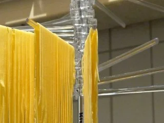 Tagliatelle in Kürbissugo mit buntem Sesamhuhn - Rezept - Bild Nr. 13
