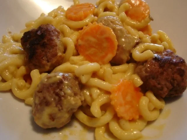 Köttbullar-Auflauf à la Papa - Rezept