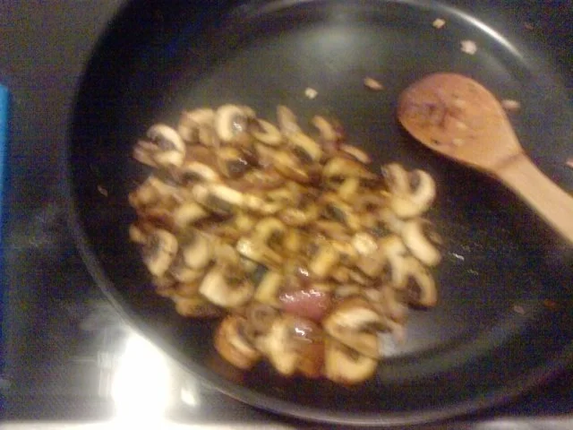 I N S A L A T A --- M I S T A --- C O N --- F U N G H I --- A R R O S T O --- A V A N T I - Rezept - Bild Nr. 2