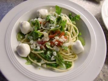 17 Spaghettisalat Mit Getrockneten Tomaten Und Parmesan Rezepte Kochbar De