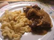 Innereien: Kalbsleber in feiner Zwiebel-Rahm-Sauce - Rezept