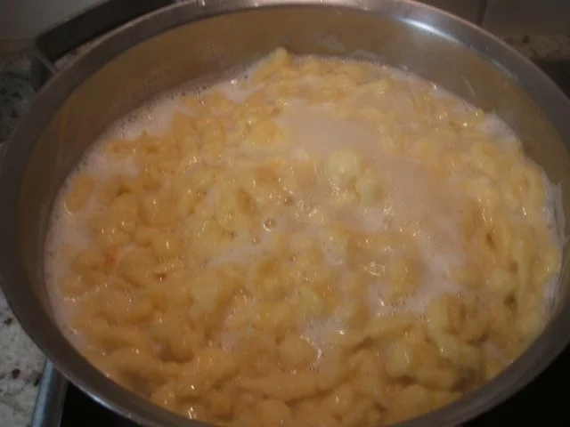 Rezept: Innereien: Kalbsleber in feiner Zwiebel-Rahm-Sauce Bild Nr. 3 Innereien: Kalbsleber in feiner Zwiebel-Rahm-Sauce - Rezept - Bild Nr. 3