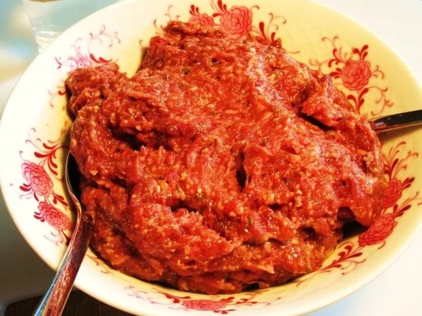 Leberknödel mit Rotwein-Zwiebelsoße - Rezept - Bild Nr. 2