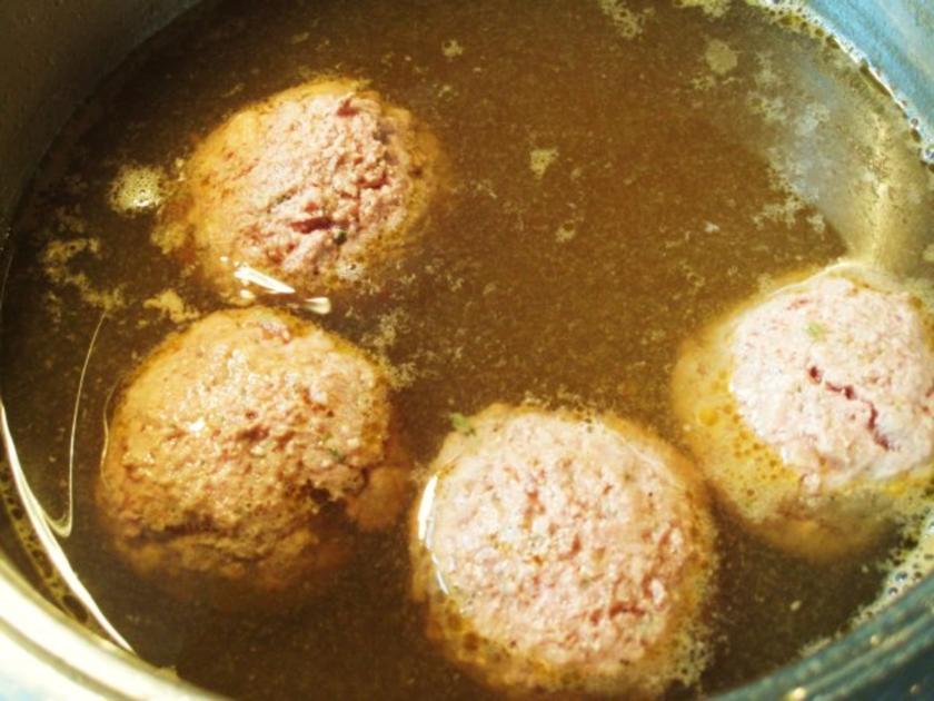 Leberknödel mit Rotwein-Zwiebelsoße - Rezept - kochbar.de